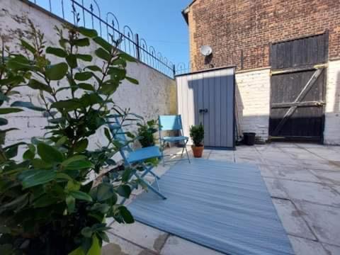 Corner House, Sleeps 8 In 4 Bedrooms, Near Train Station, Great Value! 맨체스터 외부 사진